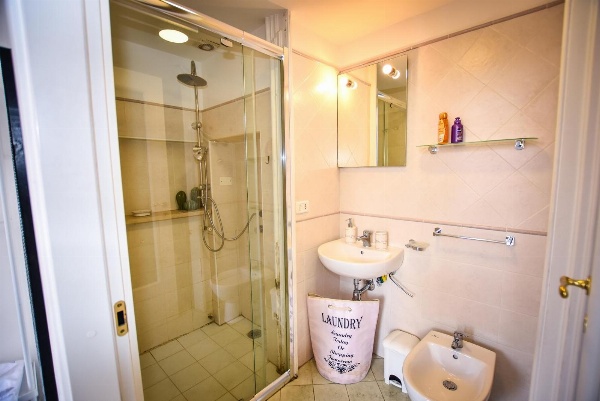 A I R Amore Apartment image 6